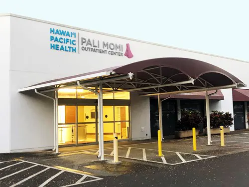 Exterior or the Pali Momi Outpatient Center.
